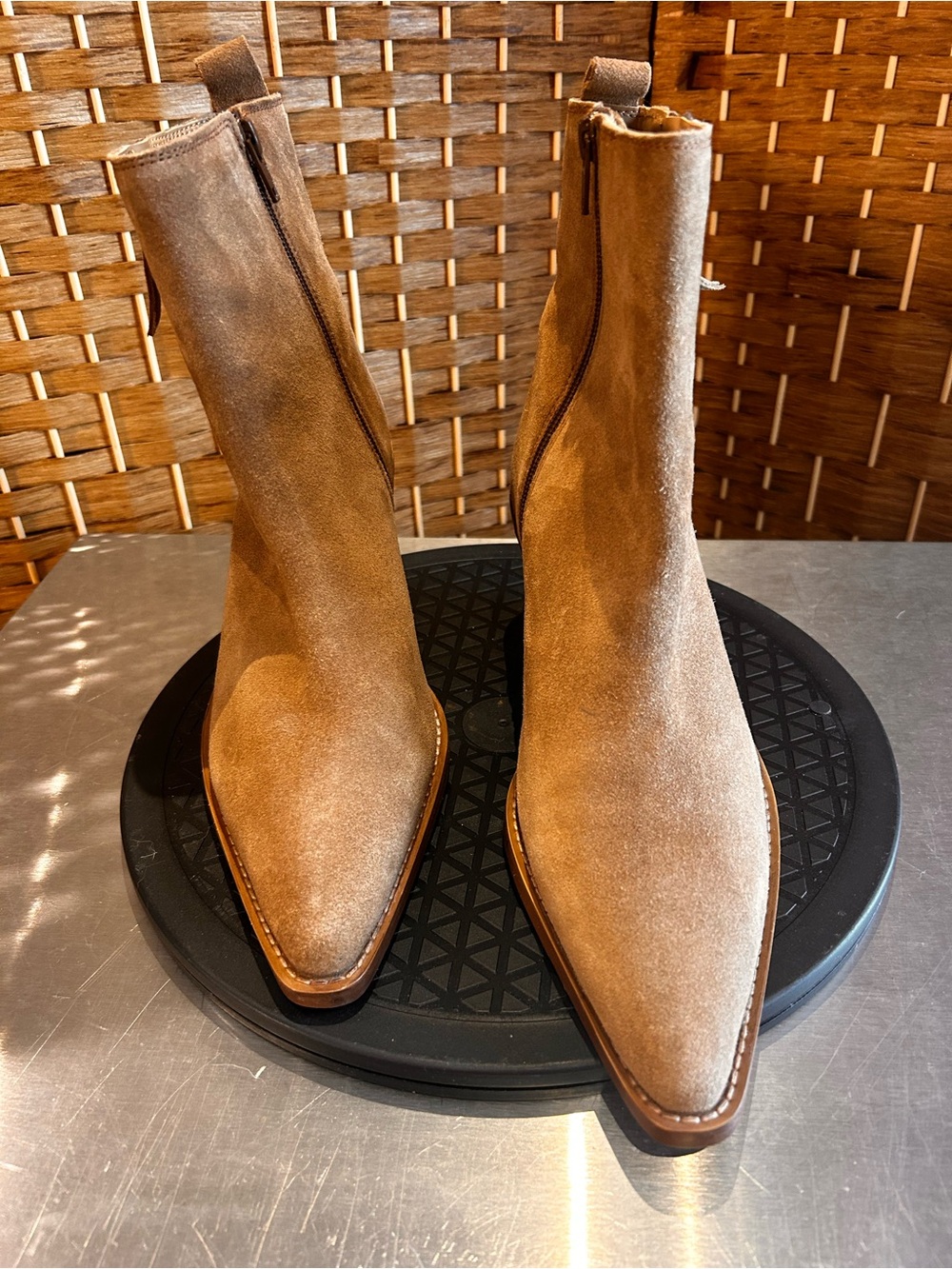 House of Harlow 1960 Tan Suede Pointed Toe Zip Ankle Booties Size 9